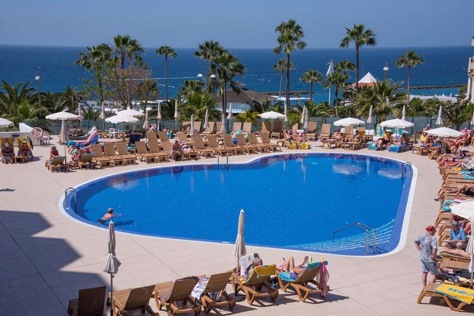 Een foto van het zwembad bij Hovima Costa Adeje