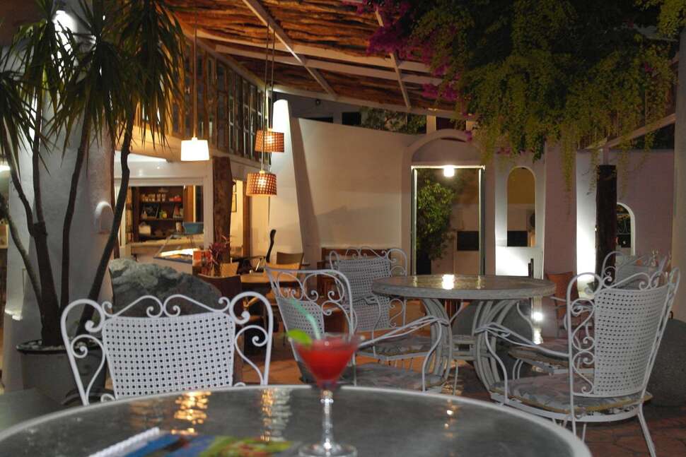 Een foto van het terras bij Gorgona Studios