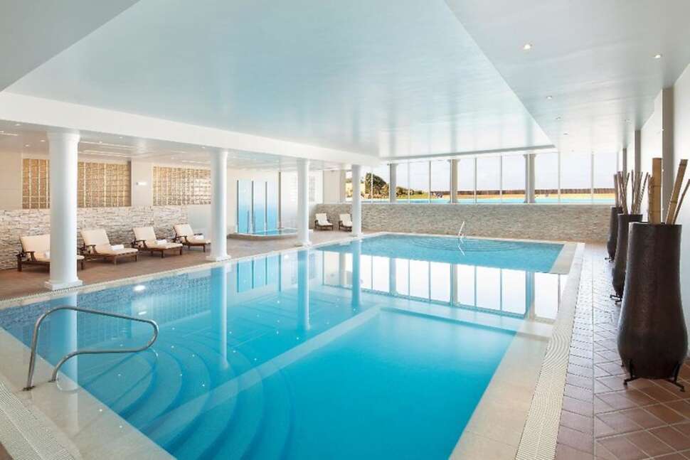 Een foto van het zwembad bij Praia D'El Rey Marriott Golf & Beach Resort