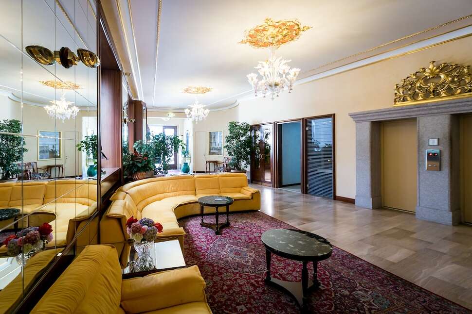 Een foto van het interieur van Hotel Milan Speranza au Lac