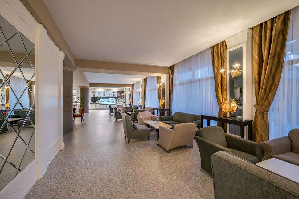 Een foto van het interieur van Pine Beach Belek