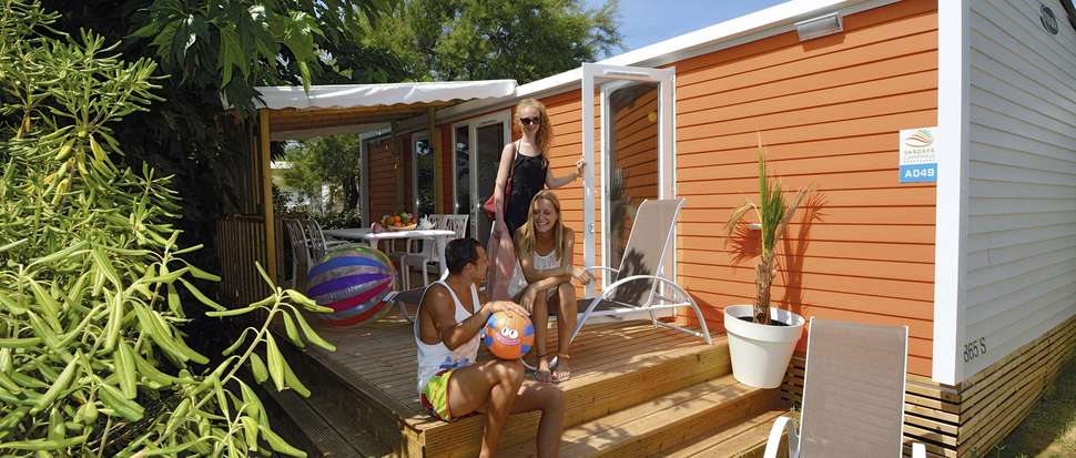 Een foto van de buitenkant van Camping Sandaya Les Tamaris