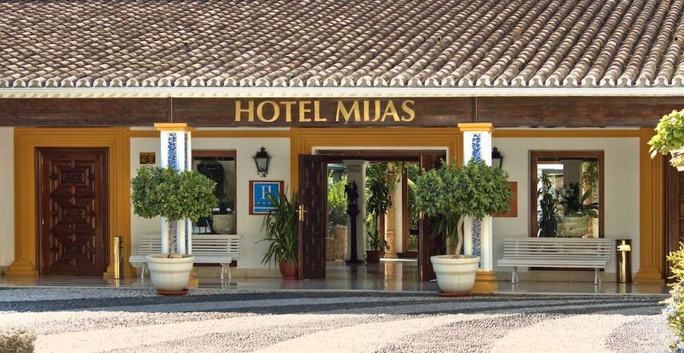 Ein Foto von der Außenansicht des TRH Mijas Hotel