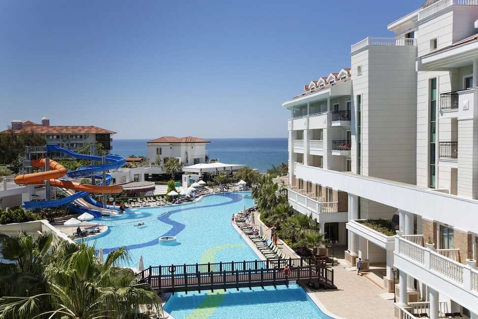 Ein Foto vom Pool im Alba Queen Hotel