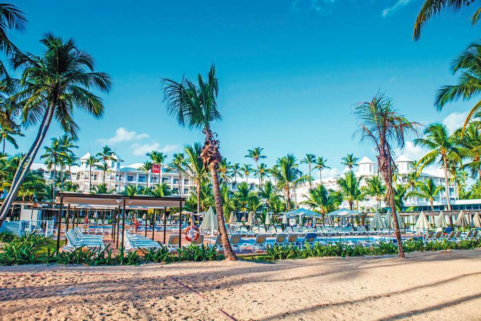Een foto van het strand bij Riu Palace Macao