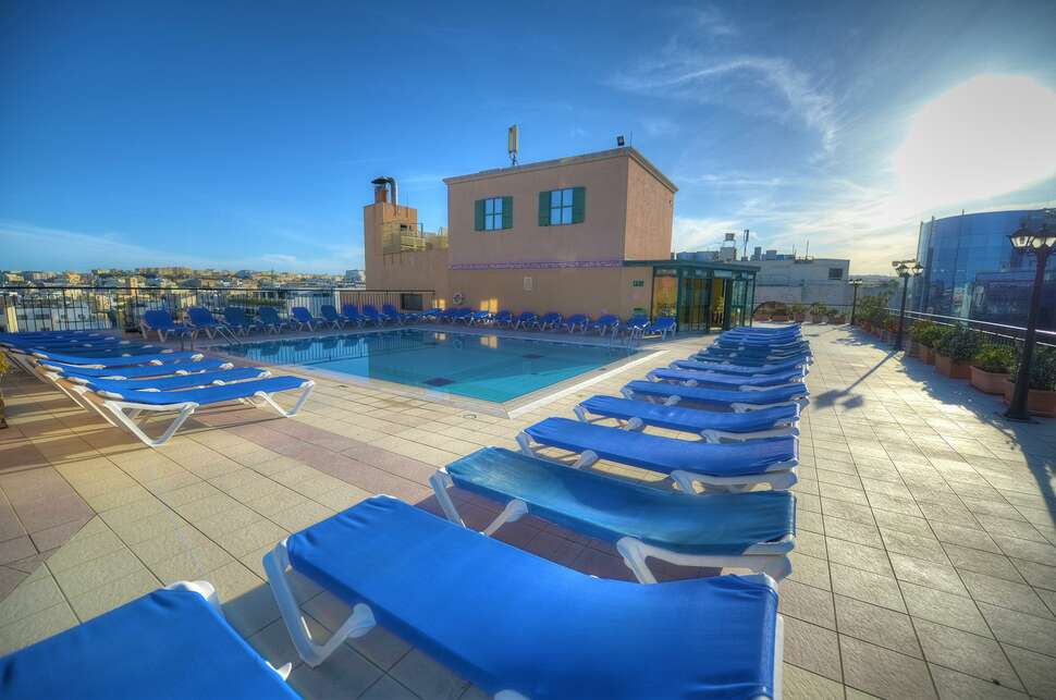 Ein Foto vom Pool im Golden Tulip Vivaldi Hotel