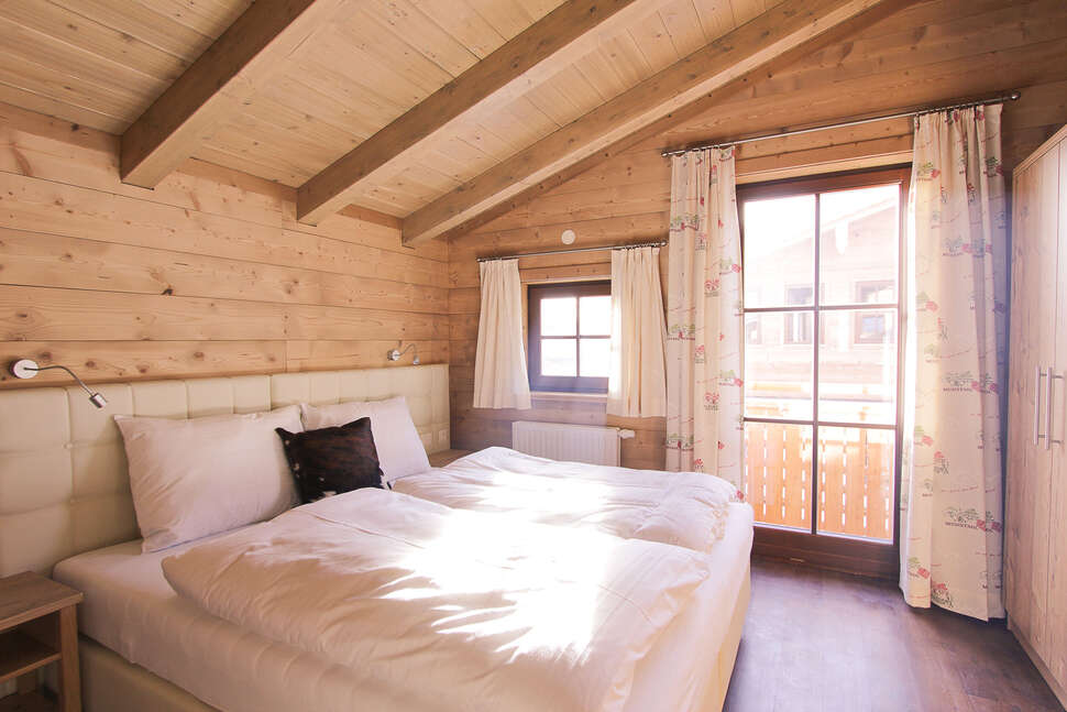Een foto van een overzicht van Alpenchalets Flachauer Gutshof