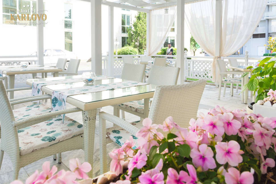 Een foto van het terras bij Karlovo Hotel