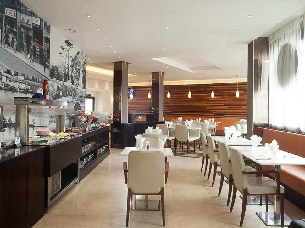Een foto van Park Grand London Heathrow Hotel