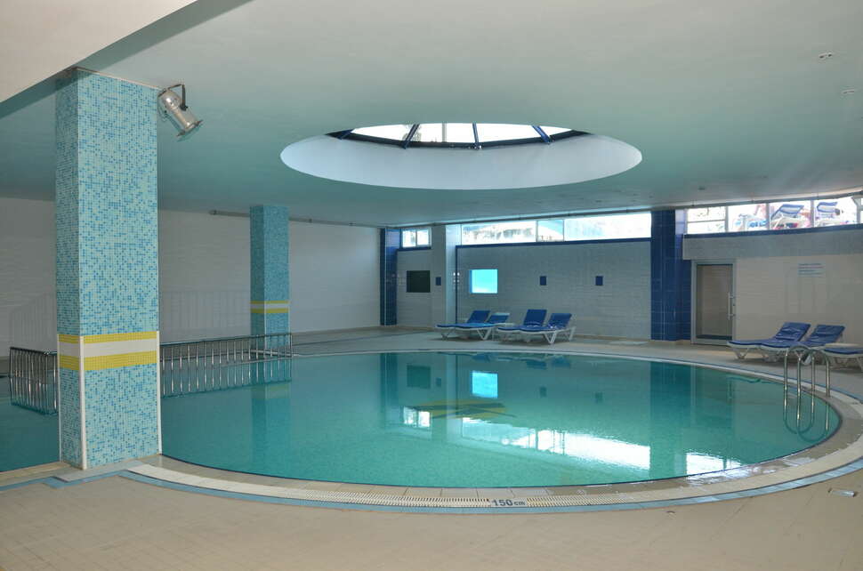 Ein Foto vom Pool im Numa Konaktepe Hotel