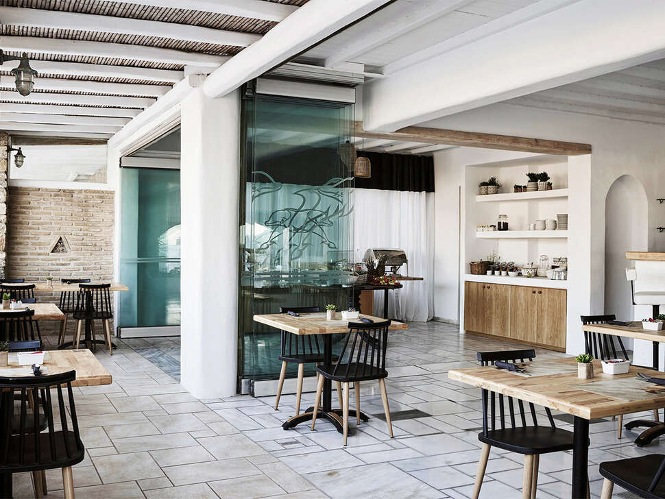 Een foto van Mr & Mrs White Mykonos