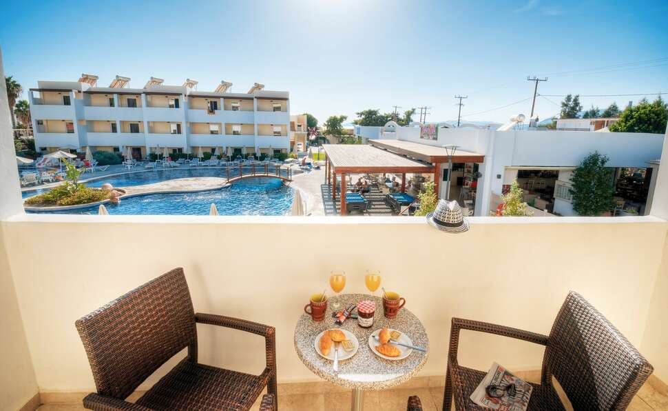 Een foto van Matina Pefkos Aparthotel