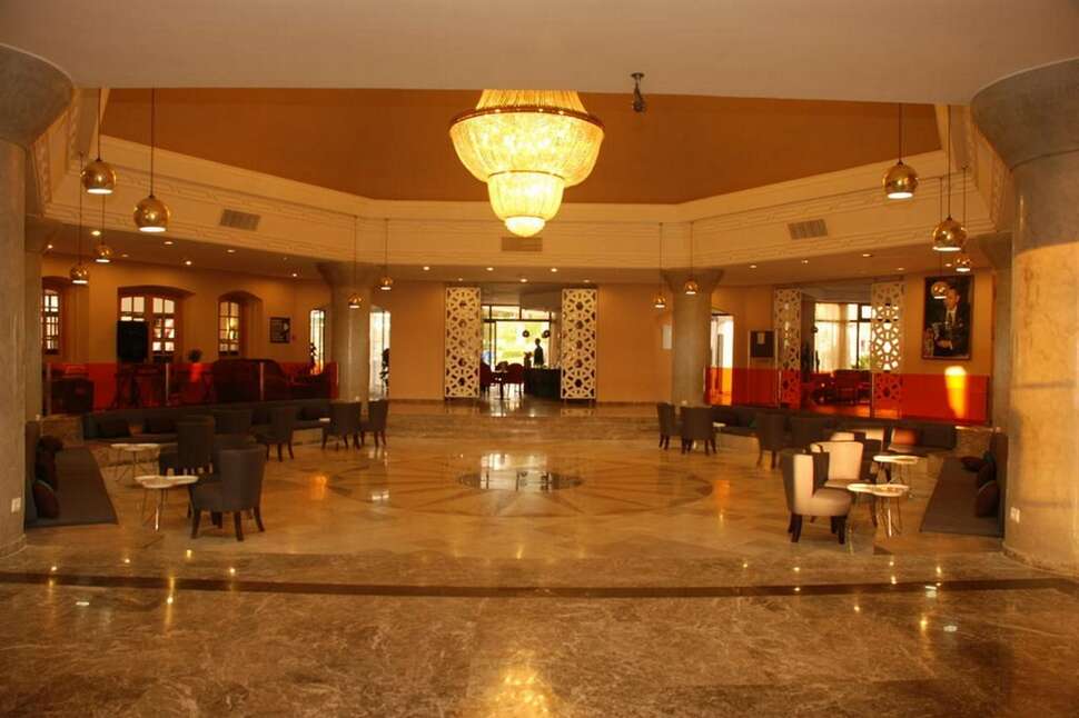 Een foto van het interieur van Kenzi Europa Hotel