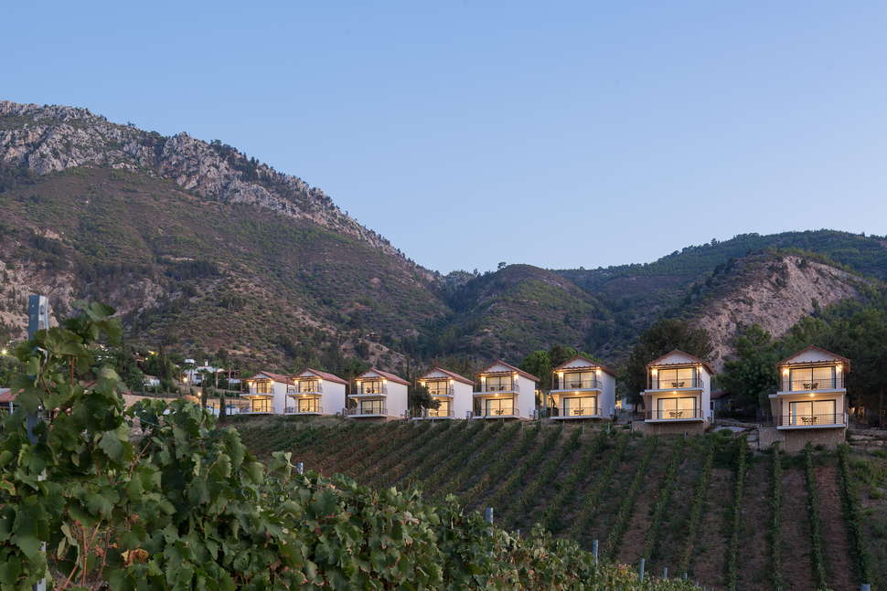 Een foto van de buitenkant van Gillham Vineyard Hotel