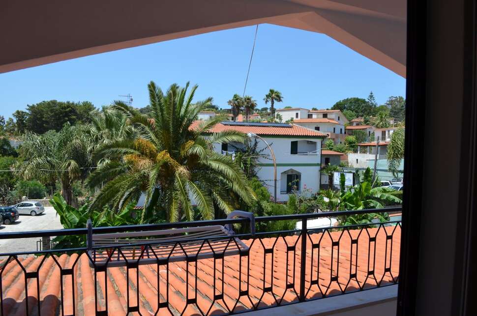 Ein Foto von der Außenansicht des Hotel Marinella