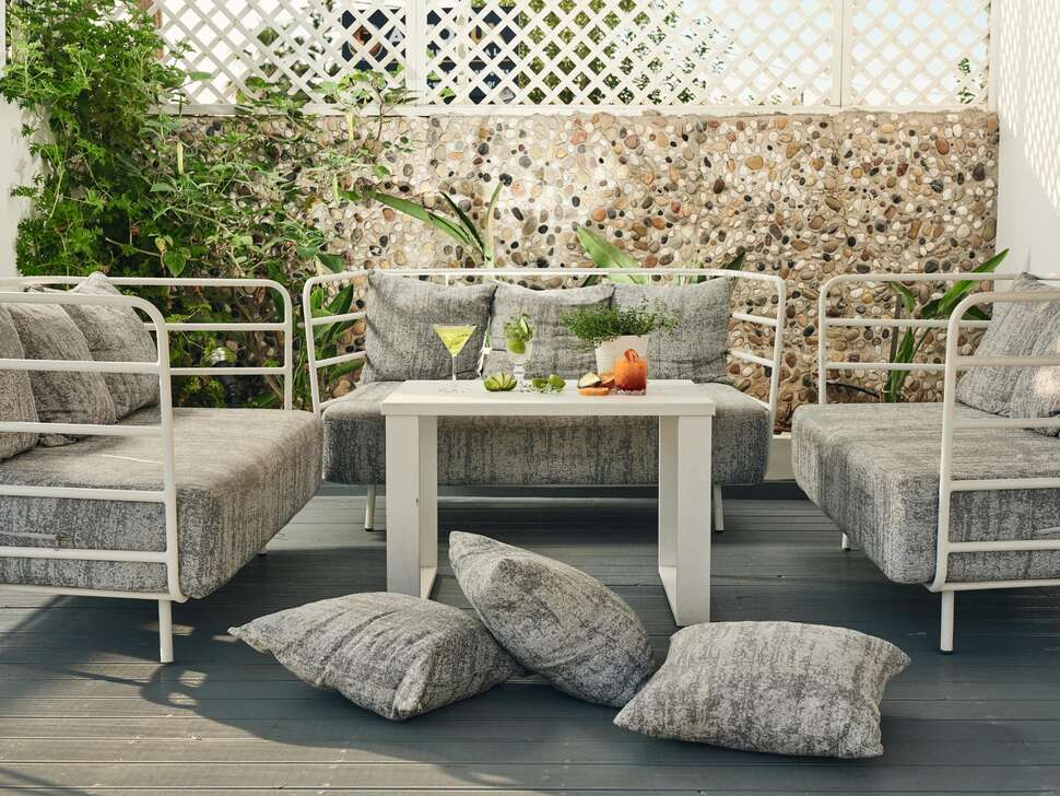 Een foto van het terras bij Meandros Boutique & Spa