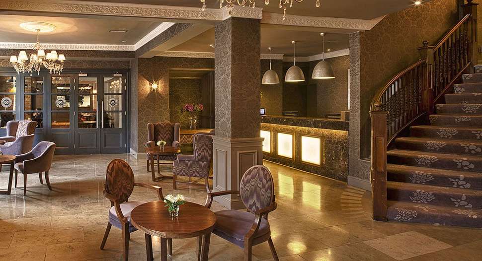 Een foto van The Address Connolly