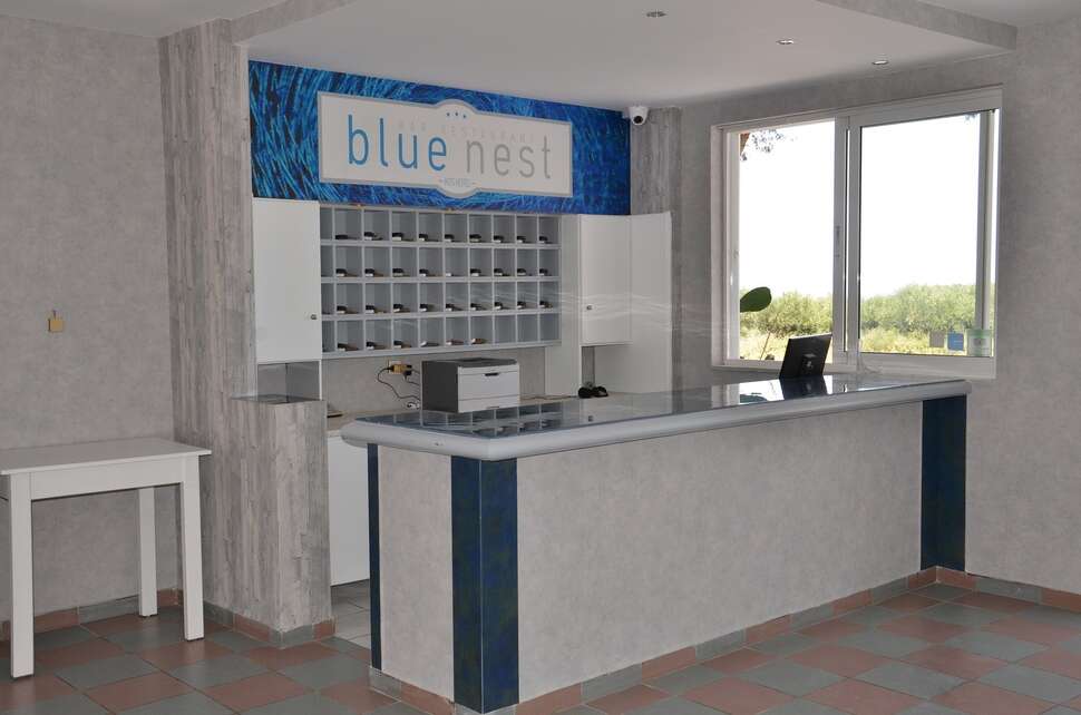 Een foto van het interieur van Blue Nest Hotel