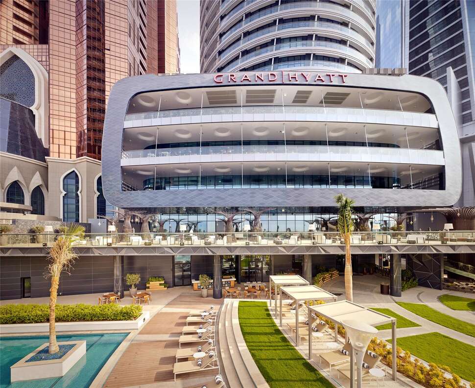 Een foto van de buitenkant van Grand Hyatt Abu Dhabi Hotel & Residences Emirates Pearl