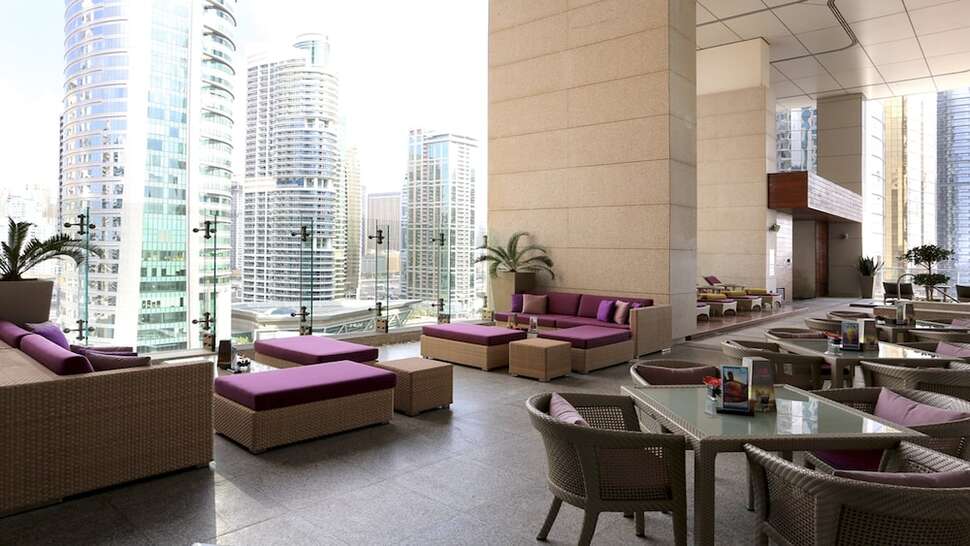 Een foto van het interieur van Bonnington Hotel Dubai