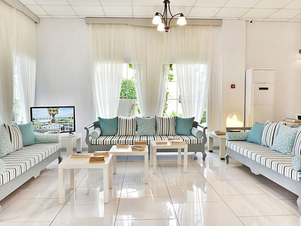 Een foto van het interieur van Acrotel Elea Beach