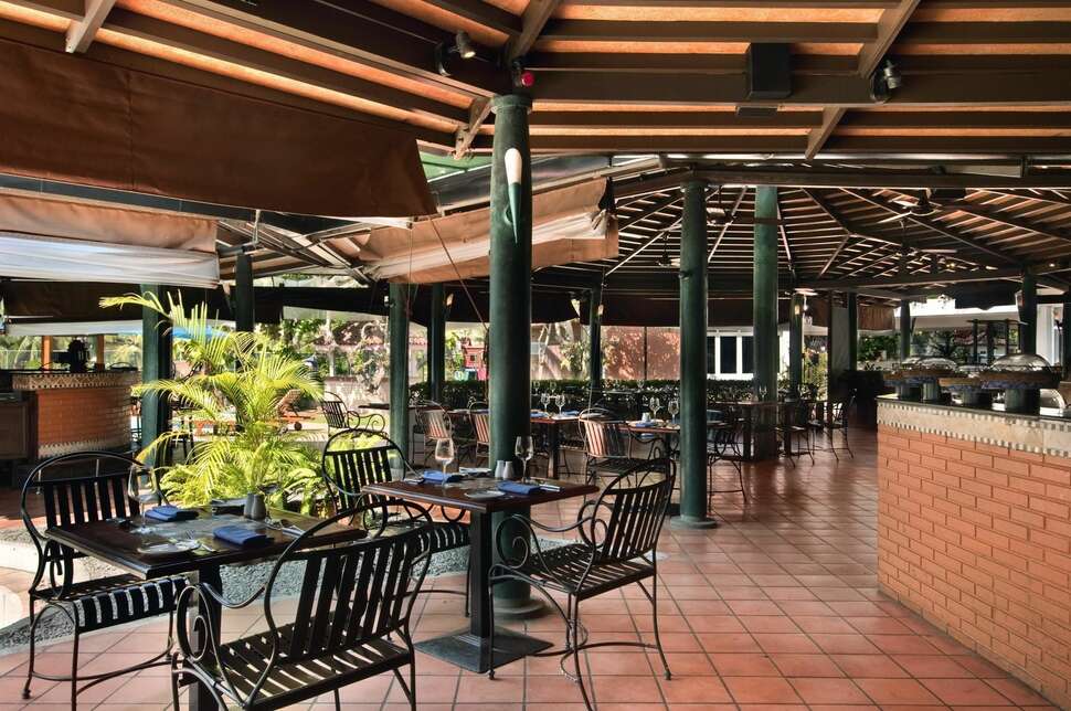 Een foto van het terras bij Hilton Colombo