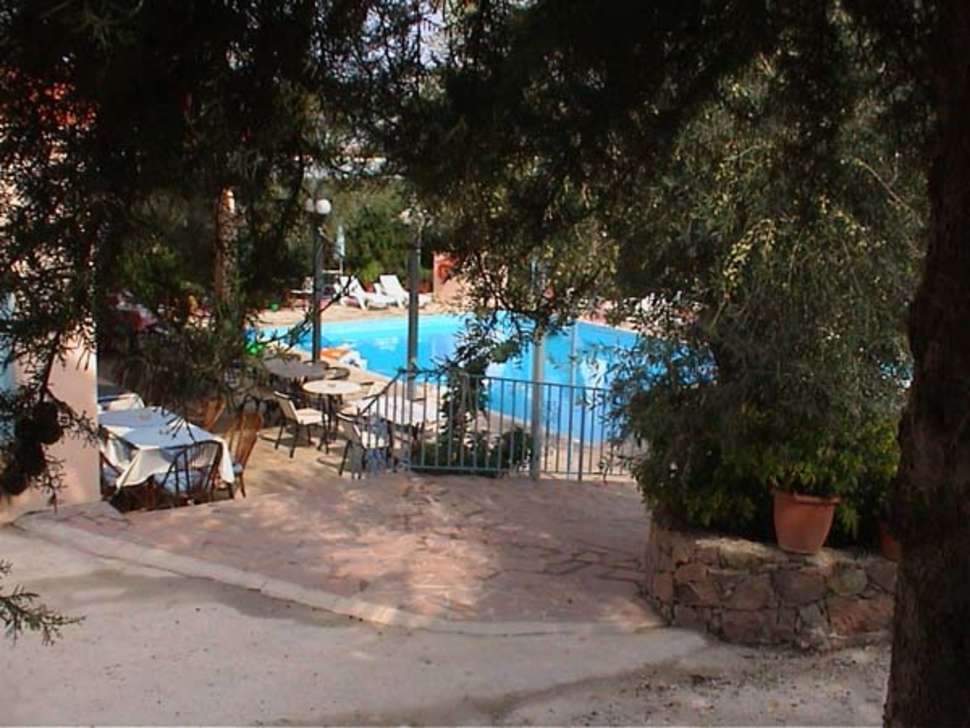 Een foto van het zwembad bij Appartementen Lassia