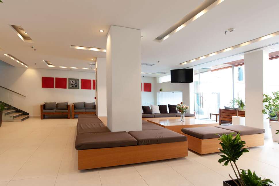 Een foto van het interieur van Atlantis City Hotel
