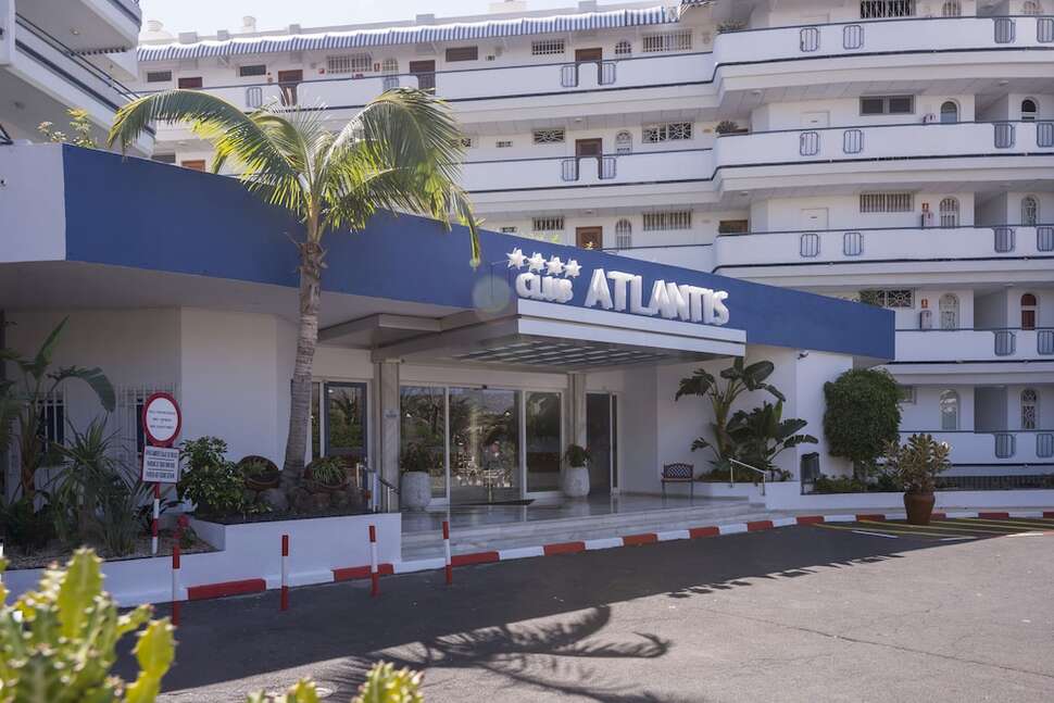 Een foto van de buitenkant van Hovima Atlantis