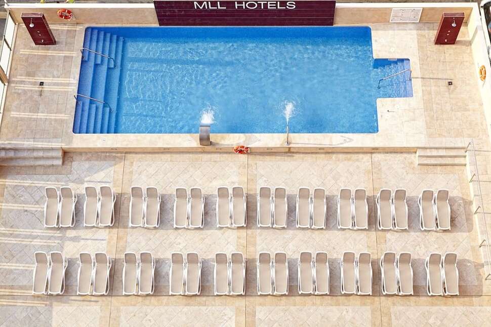 Een foto van een overzicht van Hotel Caribbean Bay