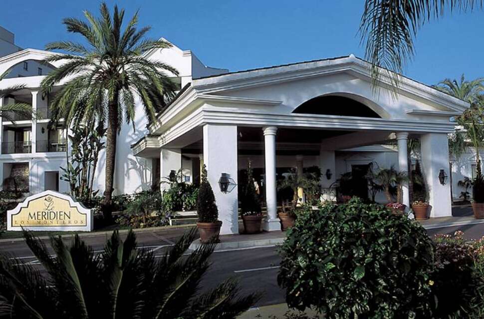 Een foto van de buitenkant van Los Monteros Spa & Golf Resort