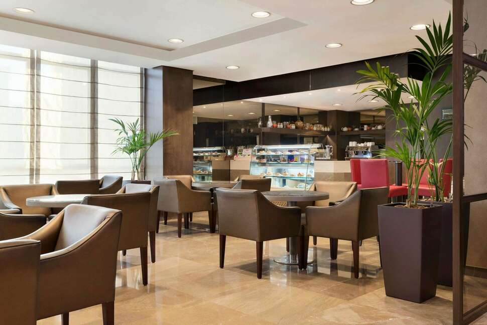 Een foto van Ramada by Wyndham Downtown Abu Dhabi