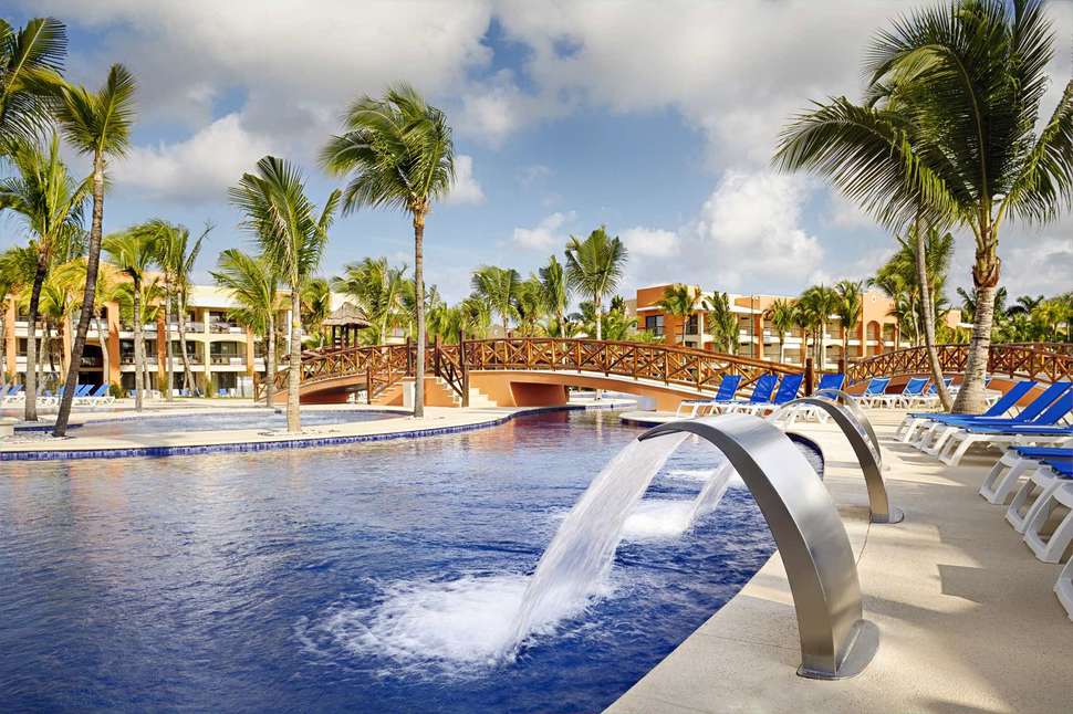 Ein Foto vom Pool im Barcelo Maya Grand Resort