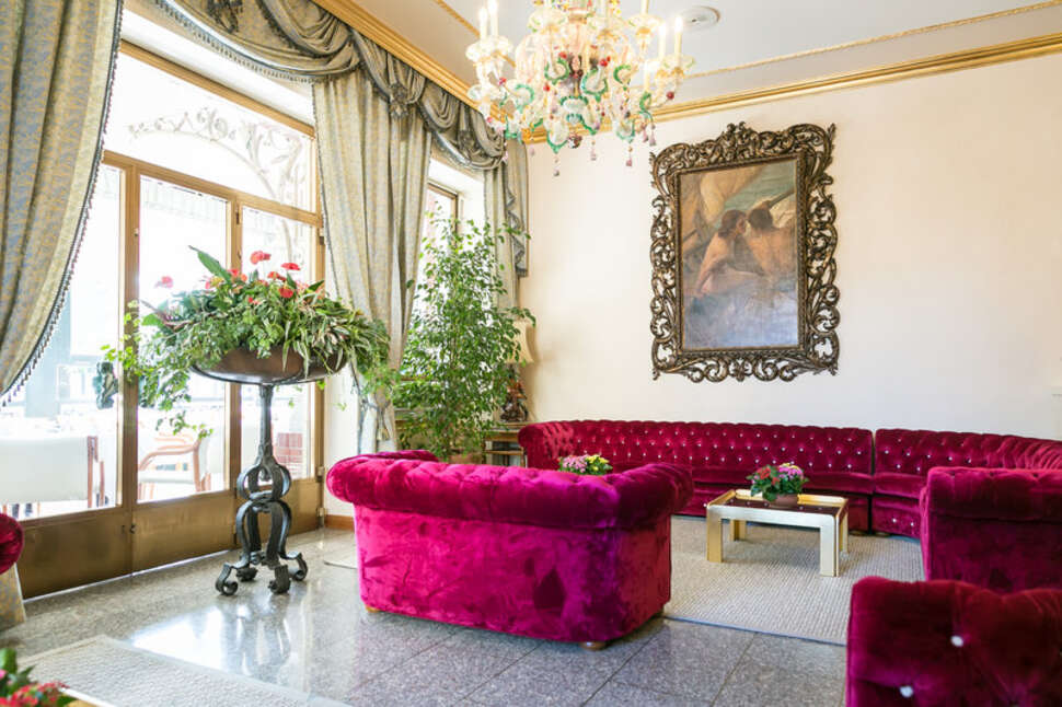 Een foto van het interieur van Hotel Milan Speranza au Lac