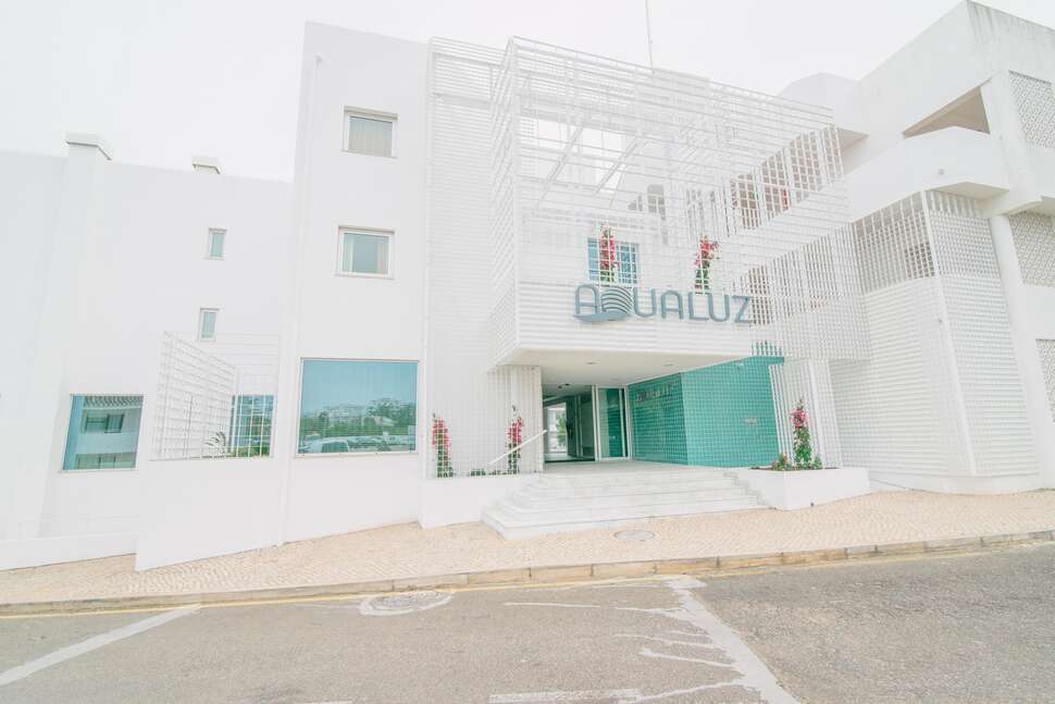 Een foto van Aqualuz Lagos by The Editory