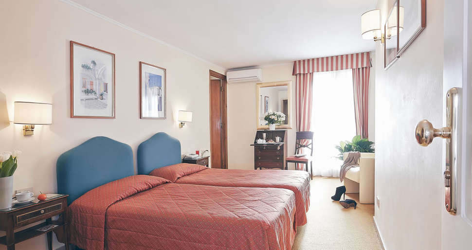 Een foto van een overzicht van Hotel Napoleon Rome