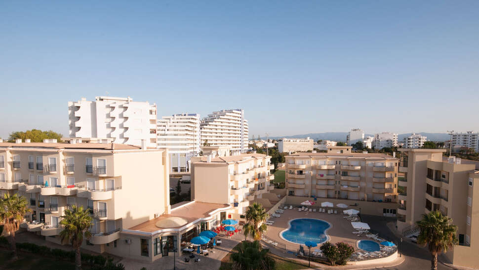 Een foto van een overzicht van Plaza Real Aparthotel