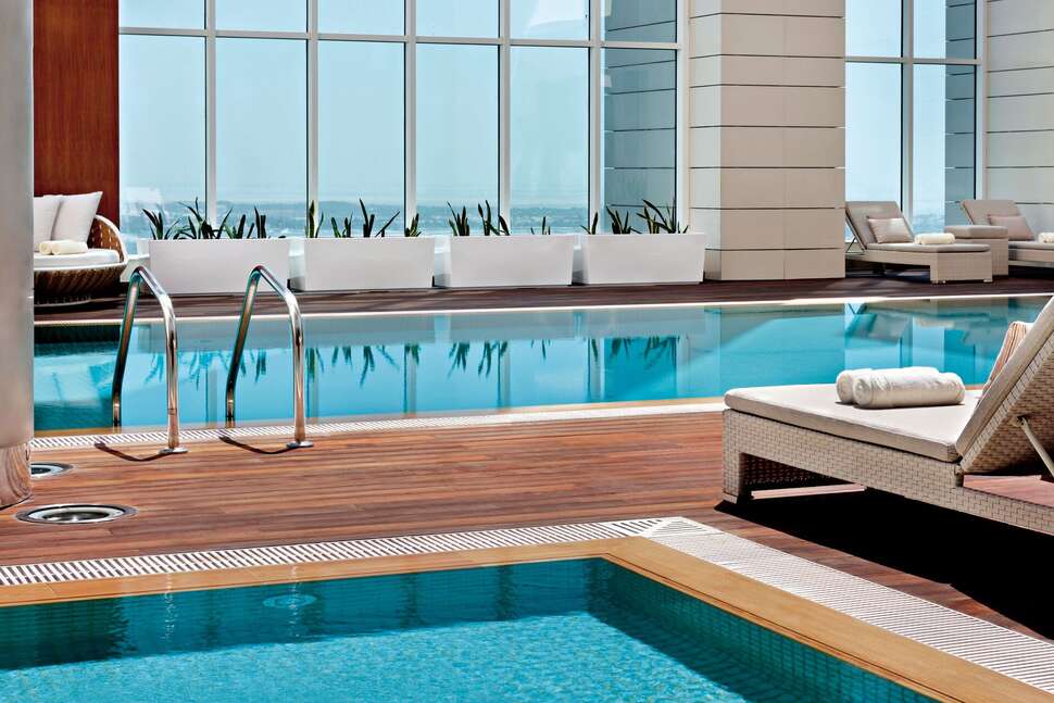 Ein Foto vom Pool im Marriott Downtown Abu Dhabi