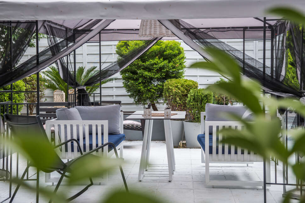 Een foto van het terras bij Aqua Mare Hotel