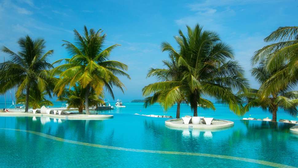 Ein Foto vom Pool im Holiday Inn Resort Kandooma Maldives