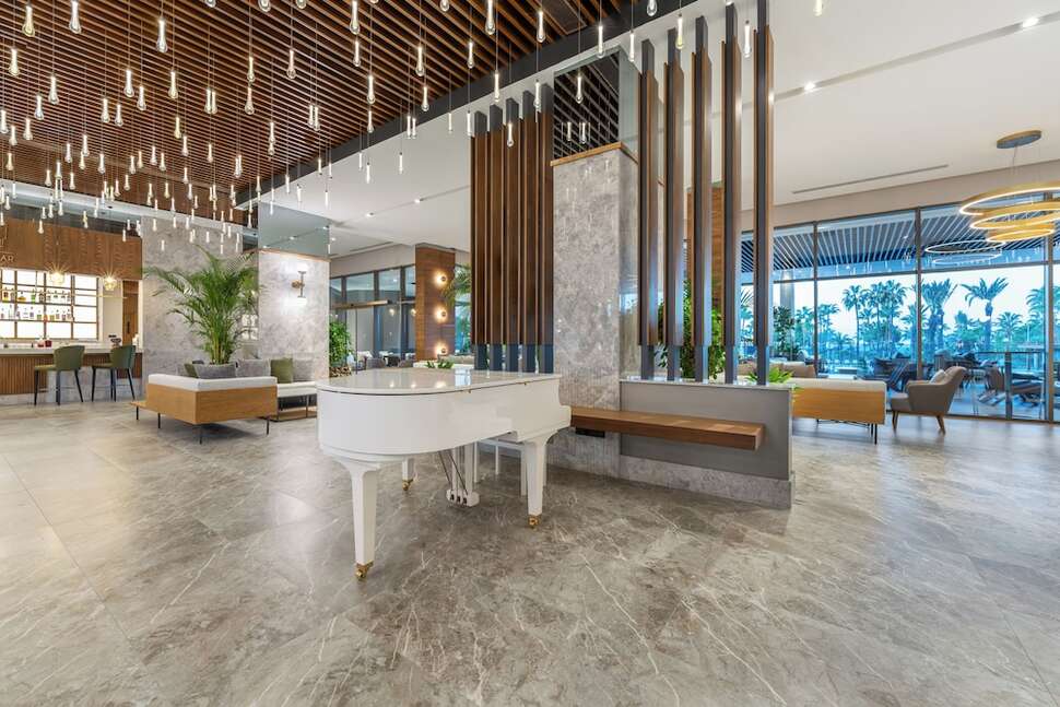 Een foto van het interieur van Sural Saray