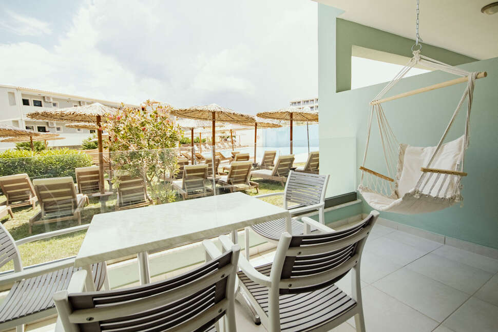 Een foto van Aparthotel Robolla Beach