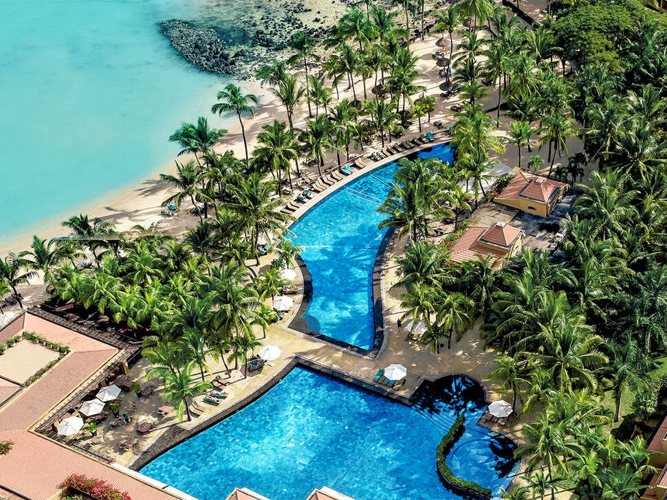 Een foto van het zwembad bij Mauricia Beachcomber