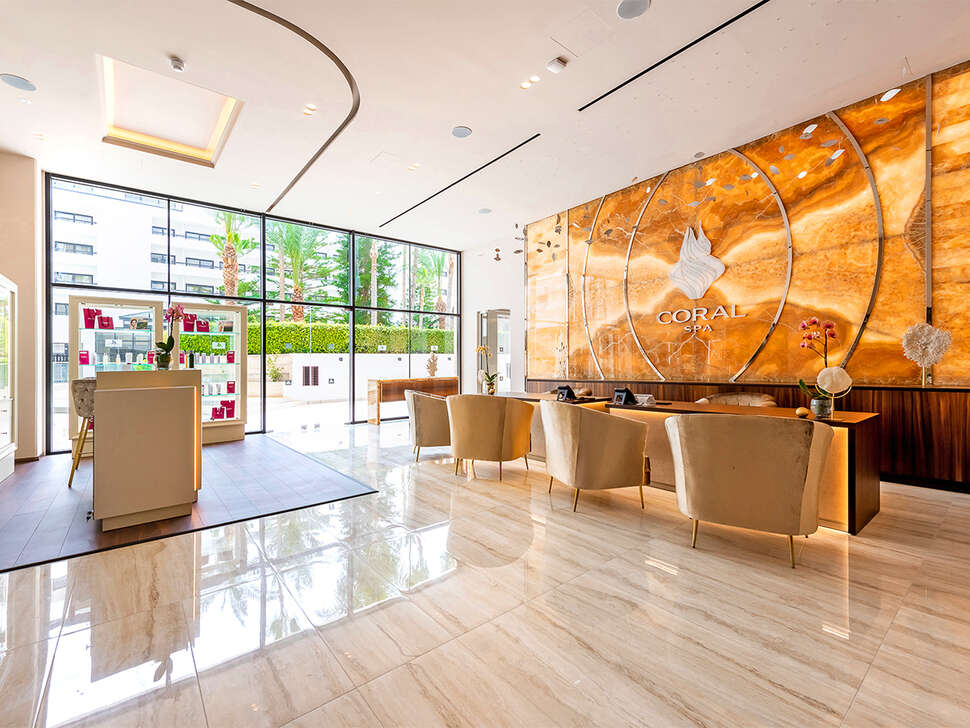 Een foto van Adams Beach Hotel
