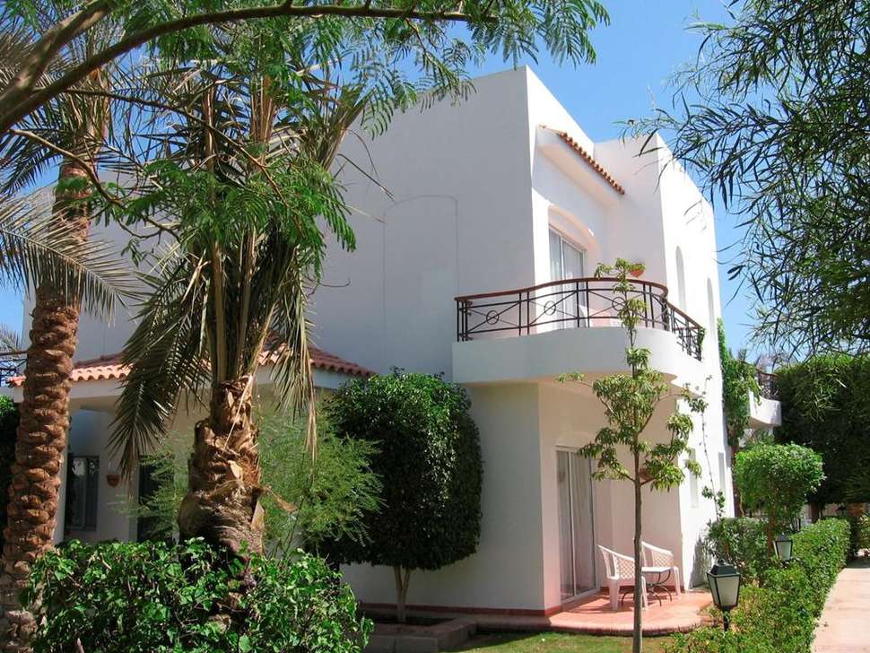 Een foto van de buitenkant van Jaz Fanara Resort & Residence
