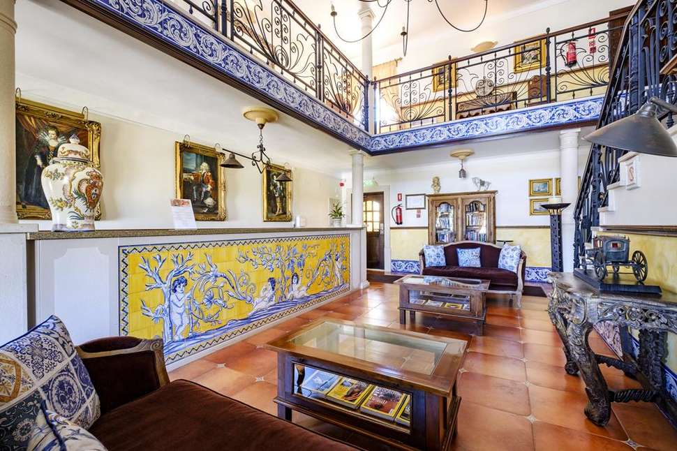 Een foto van het interieur van Hotel Dom Manuel I Residence