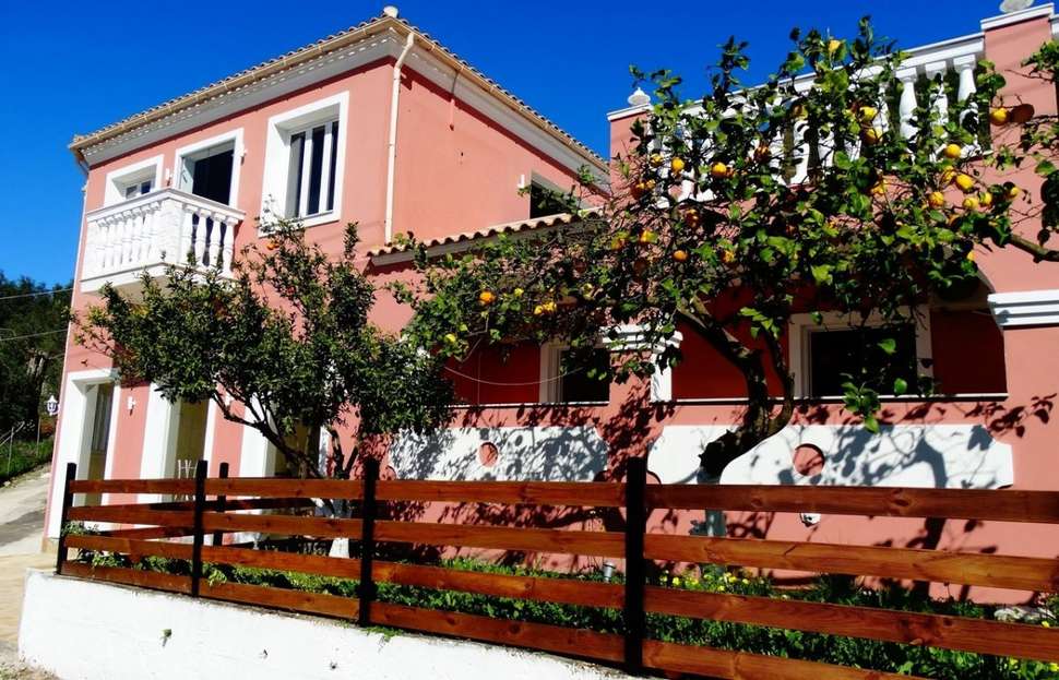 Ein Foto von der Außenansicht des Paradiso Apartments