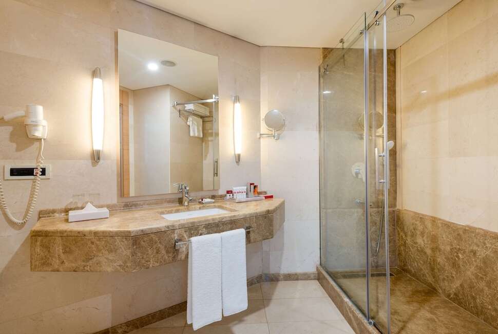 Ein Foto Ramada Plaza By Wyndham İstanbul City Center