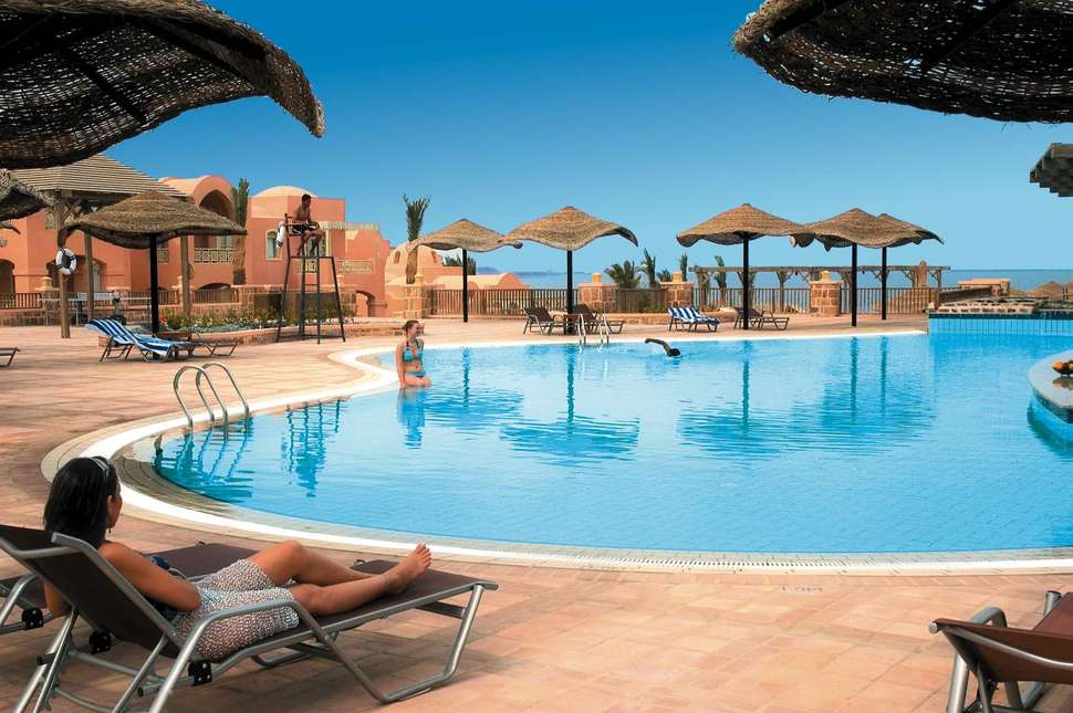 Een foto van het zwembad bij Swissotel Resort El Quseir