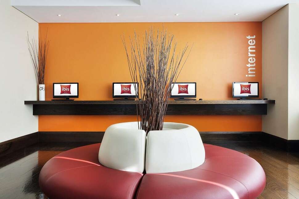 Een foto van het interieur van Ibis Dubai Al Rigga